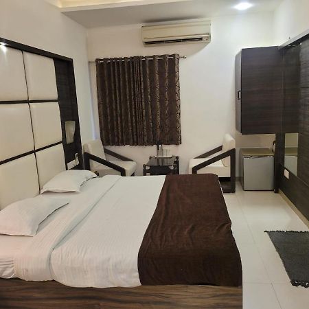 Golden Plaza Hotell Ahmedabad Eksteriør bilde