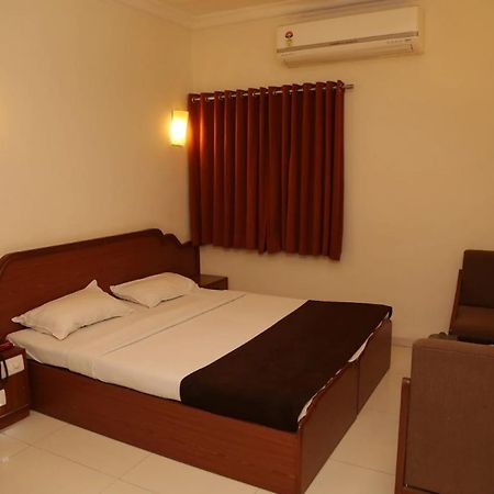Golden Plaza Hotell Ahmedabad Eksteriør bilde