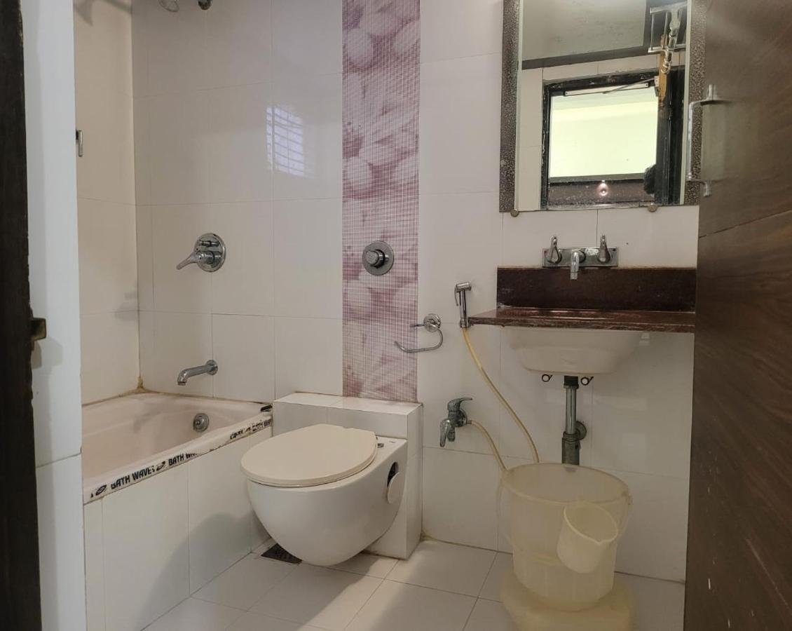 Golden Plaza Hotell Ahmedabad Eksteriør bilde