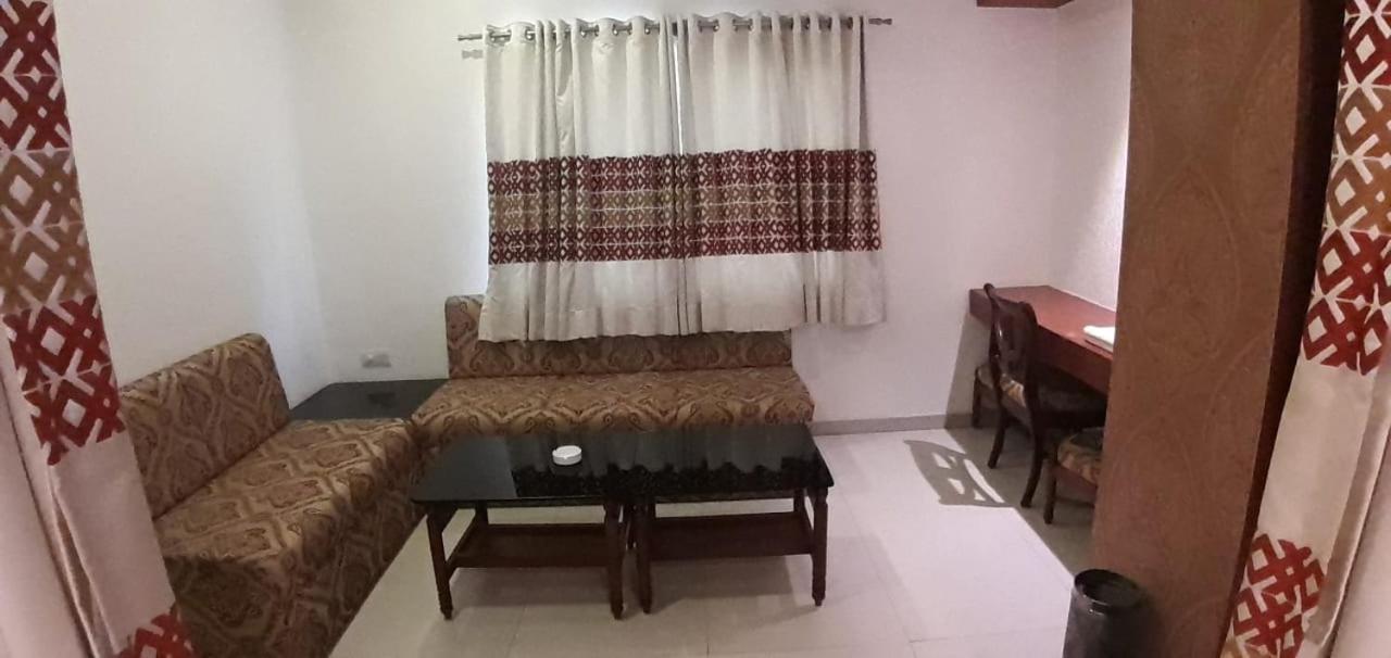 Golden Plaza Hotell Ahmedabad Eksteriør bilde