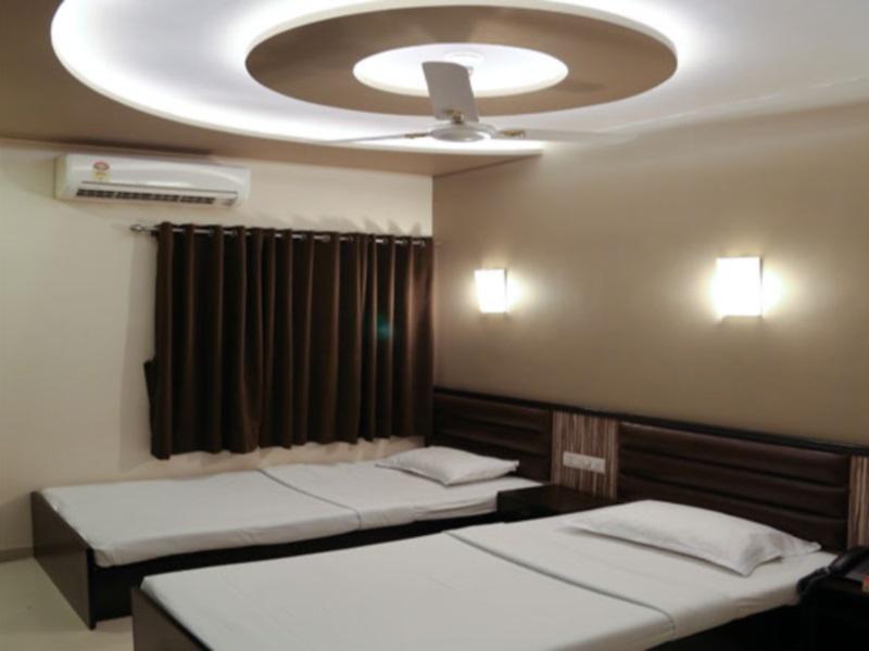 Golden Plaza Hotell Ahmedabad Eksteriør bilde