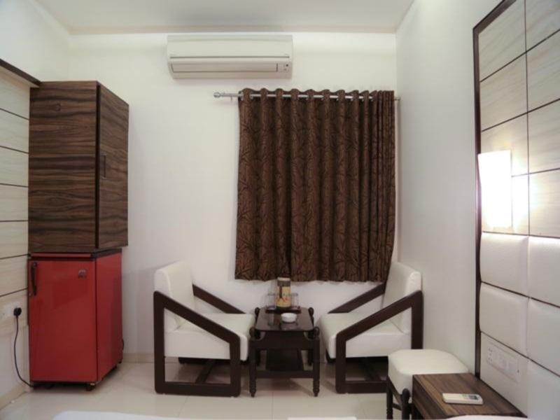 Golden Plaza Hotell Ahmedabad Eksteriør bilde