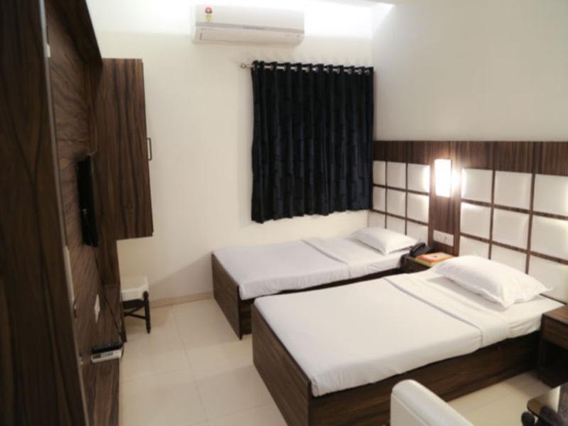 Golden Plaza Hotell Ahmedabad Eksteriør bilde