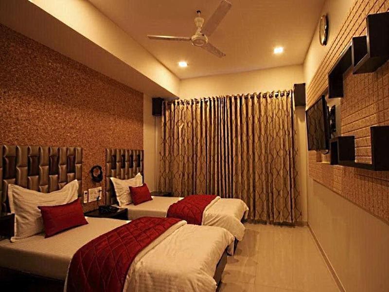 Golden Plaza Hotell Ahmedabad Eksteriør bilde