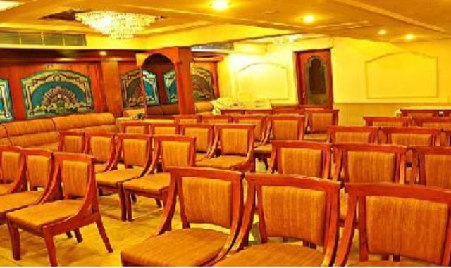 Golden Plaza Hotell Ahmedabad Eksteriør bilde
